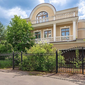 Московская область, село Николо-Урюпино, Архитектора Зусика улица, д.3 Объявление Дом, 600м2, 2 эт, 20 сот.