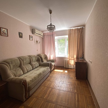 Краснодарский край, Краснодар, Азовская улица, д.11 Объявление 3-к квартира, 61м2, 3/5 эт