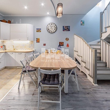 Объявление Дом, 170м2, 2 эт, 10 сот.