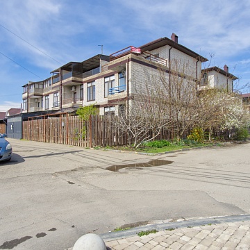 Объявление Дом, 165м2, 3 эт, 1.5 сот.