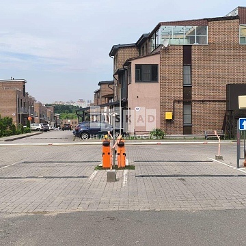 Объявление Дом, 180м2, 3 эт, 1 сот.