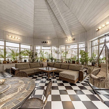 Объявление Дом, 380м2, 4 эт, 8 сот.